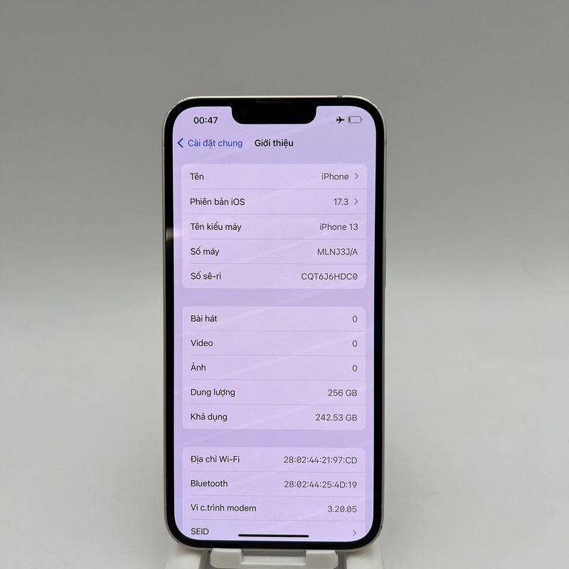 iPhone 13 256GB Trắng 98% pin 87% Quốc tế từ SB (Không dùng sim SB - sứt viền) - HH7094