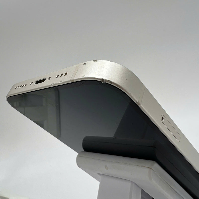 iPhone 13 256GB Trắng 98% pin 87% Quốc tế từ SB (Không dùng sim SB - sứt viền) - HH7094
