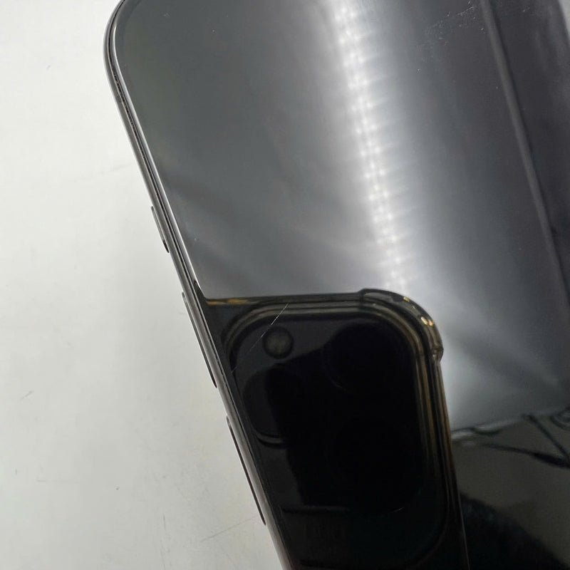 iPhone 15 Pro 128GB Đen 98% pin 88% Quốc tế từ SB (Không dùng sim SB - đốm 0,5x, viền xước, màn xước) - HH7283