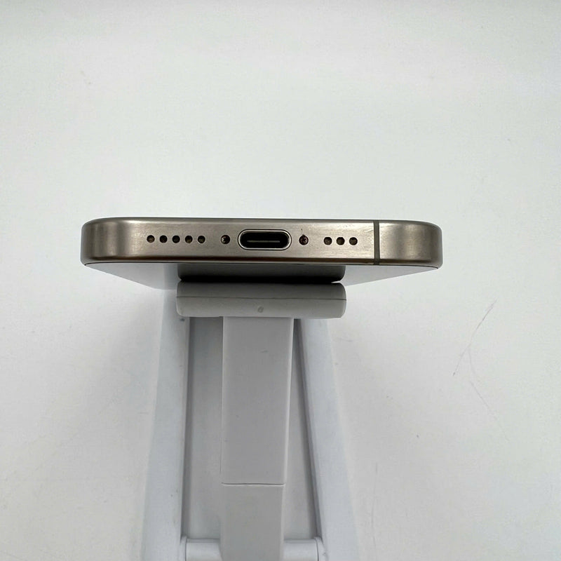 iPhone 15 Pro 256GB Tự Nhiên 98% pin 86% Quốc tế từ RKT (Không dùng sim RKT - màn xước) - HH0736