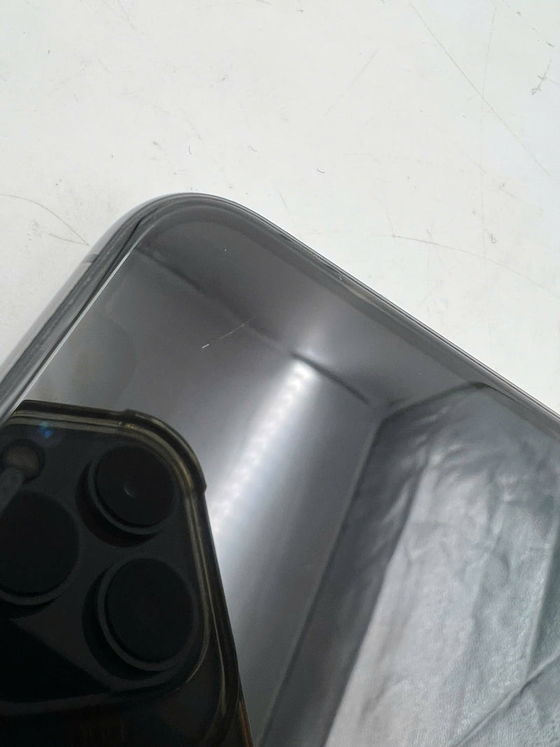 iPhone 11 Pro 256GB Đen 98% pin 91% Quốc Tế Apple (màn xước,viền xước) - HH3621