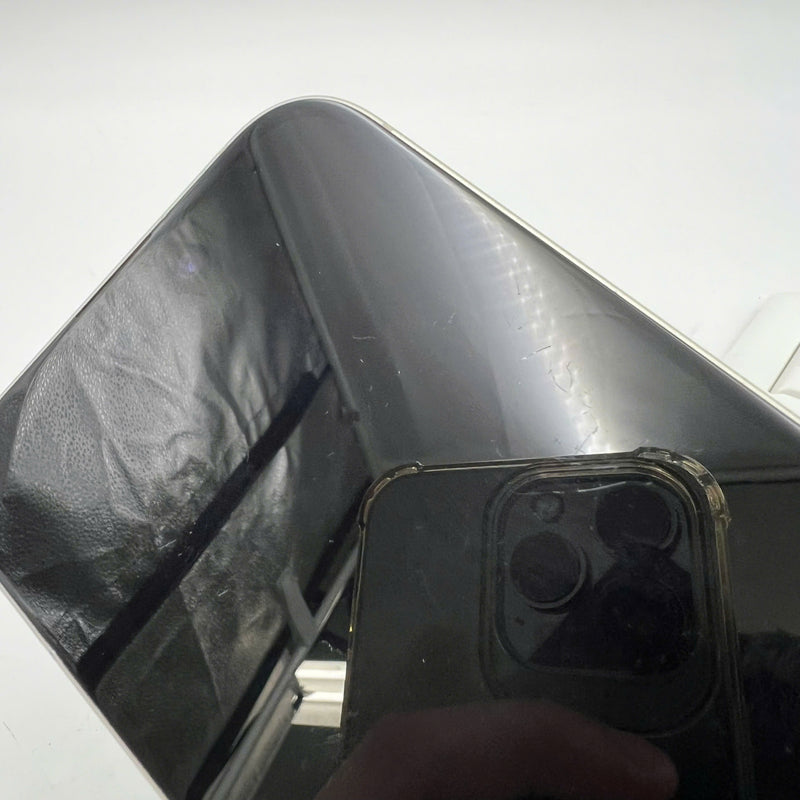 iPhone 15 128GB Vàng 98% pin 86% Quốc tế từ DCM (Không dùng sim DCM - màn xước, viền xước) - HH4780