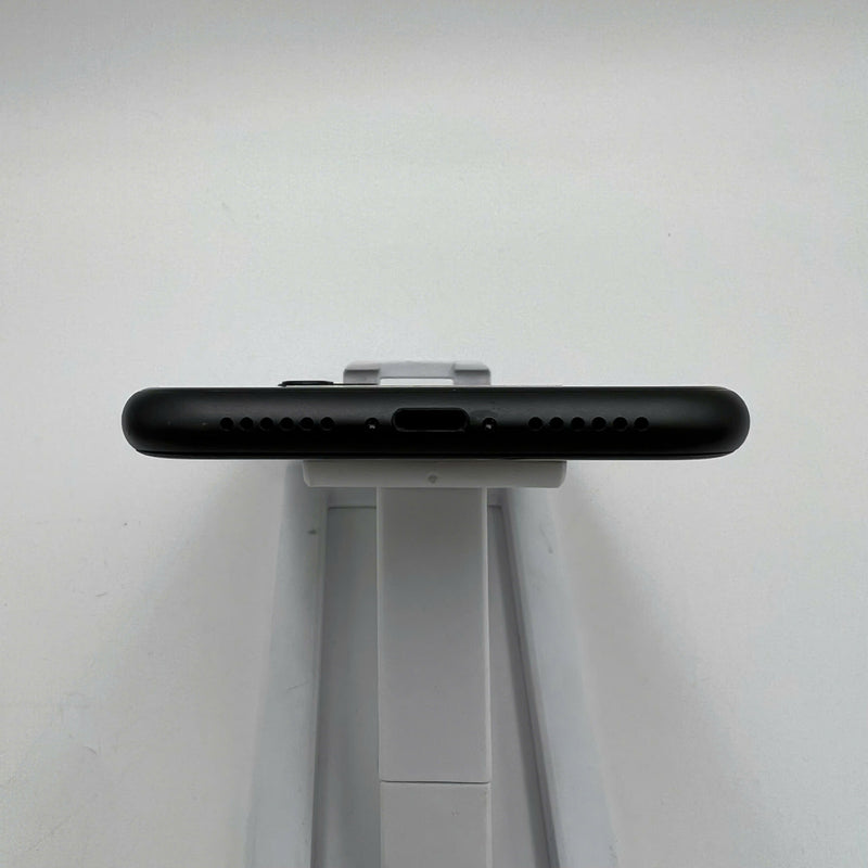iPhone 11 256GB Đen 98% pin 99% ĐBH Máy đã trả hết tiền mạng dùng như Quốc tế Apple (mặt lưng xước) - HH1756