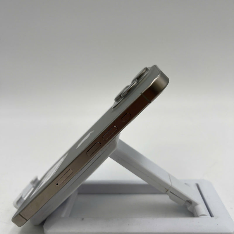 iPhone 15 Pro 256GB Tự Nhiên 98% pin 87% Quốc Tế Apple (đốm 0.5x) - HH9334