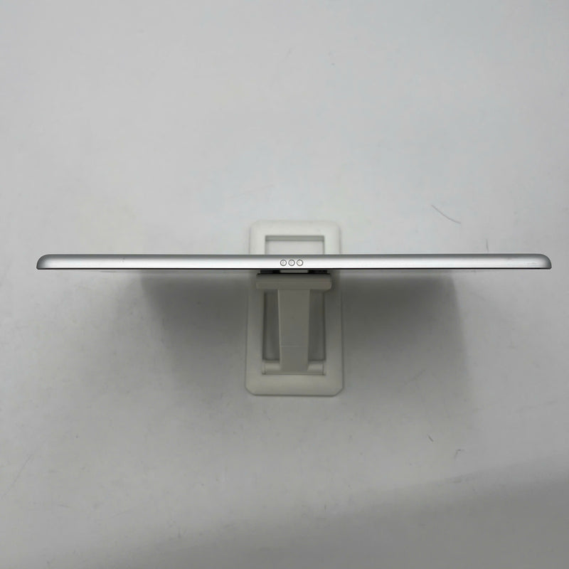 iPad Gen 7 10.2inch Bạc 32GB Wifi 98% pin 100% (xước viền chân sạc, sạc dưới 50 lần)