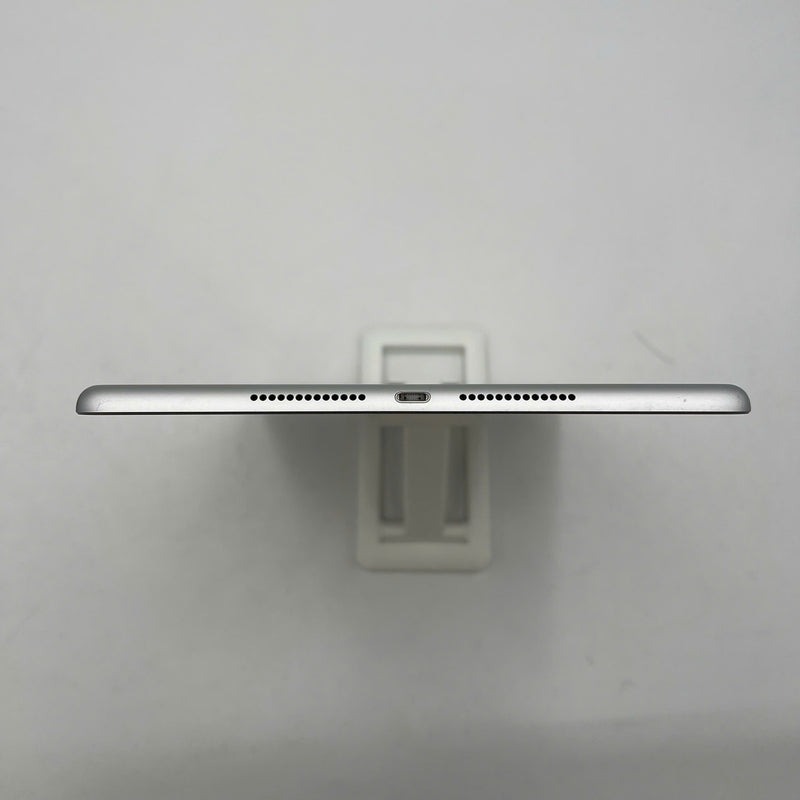 iPad Gen 7 10.2inch Bạc 32GB Wifi 98% pin 100% (xước viền chân sạc, sạc dưới 50 lần)