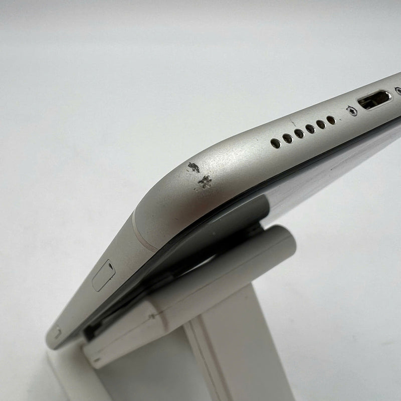 iPhone 11 256GB Trắng 98% pin 100% Máy đã trả hết tiền mạng dùng như Quốc tế Apple (xước viền,viền cam xước,đốm 1x,ĐTP) - HH3595