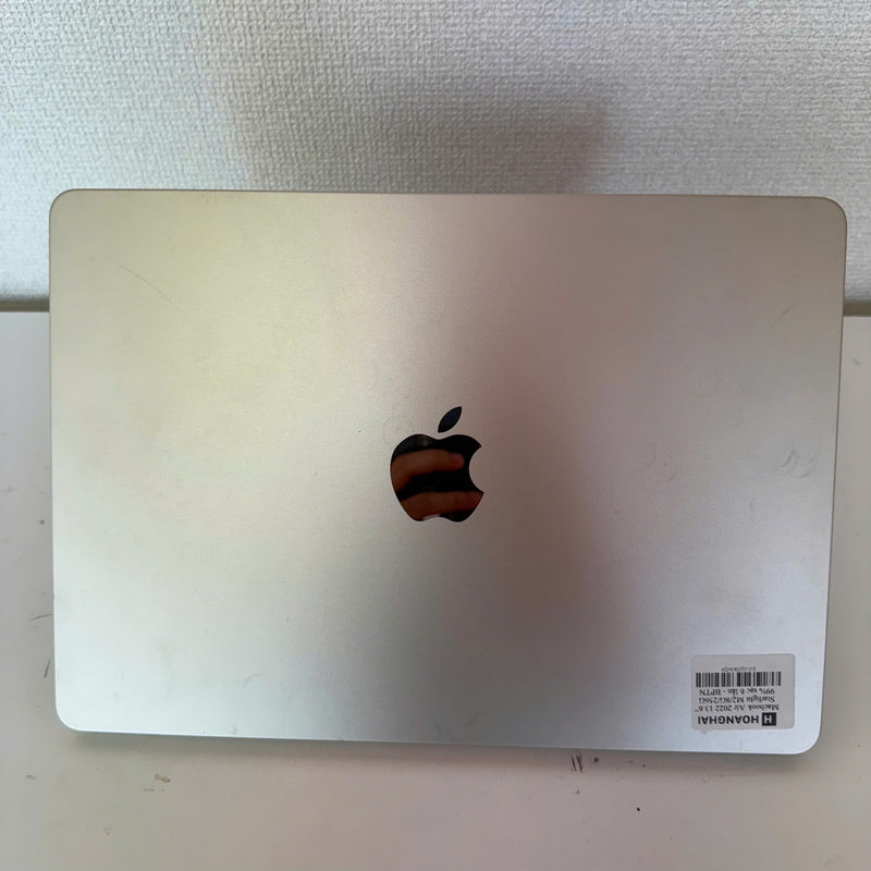 Macbook Air 2022 13.6in Bạc Apple M2/ RAM 8GB/ SSD 256GB 98% BPTN (Sạc 6 lần)