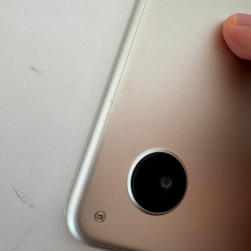 Macbook Air 2022 13.6in Bạc Apple M2/ RAM 8GB/ SSD 256GB 98% BPTN (Sạc 6 lần)