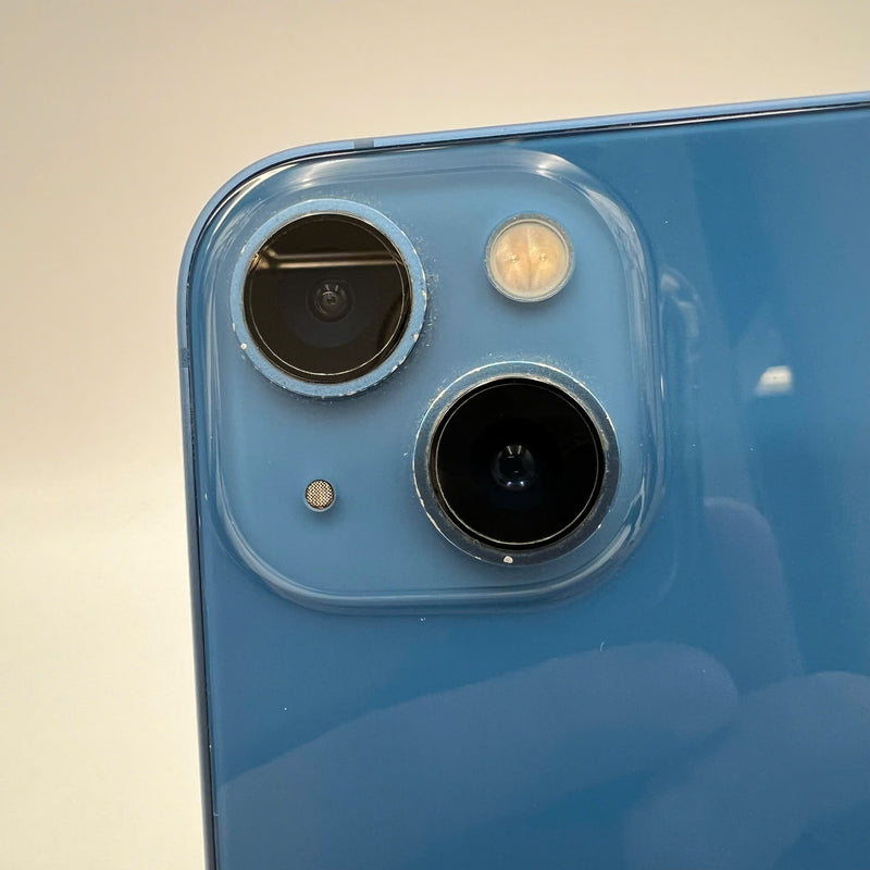 iPhone 13 256GB Xanh dương 98% pin 100% Máy đã trả hết tiền mạng dùng như Quốc tế Apple (Đã thay pin, viền cam xước, móp viền) - HH7463