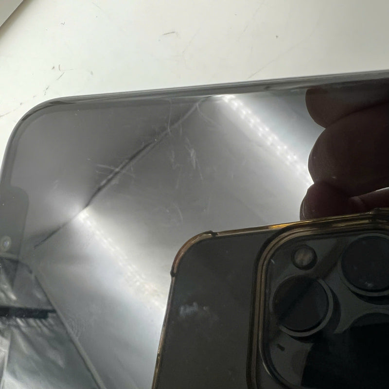 iPhone 11 Pro 256GB အစိမ်းရောင် 98% ဘက်ထရီ 100% စက်ပစ္စည်းသည် ကွန်ရက်အခကြေးငွေအားလုံးကို ပေးဆောင်ပြီး Apple International (အစားထိုး ဘက်ထရီ၊ မျက်နှာပြင် ခြစ်ရာများ) - HH2887 