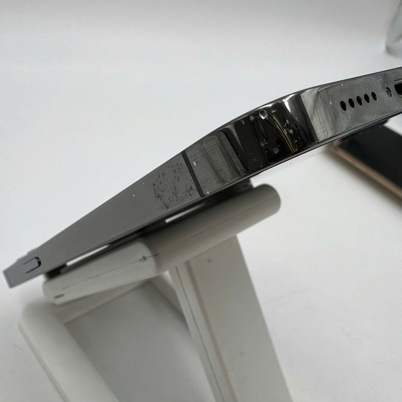 iPhone 12 Pro 256GB Đen 98% pin 100% Máy đã trả hết tiền mạng dùng như Quốc tế Apple (Đã thay pin, đốm 1x, xước viền, màn xước) - HH4607