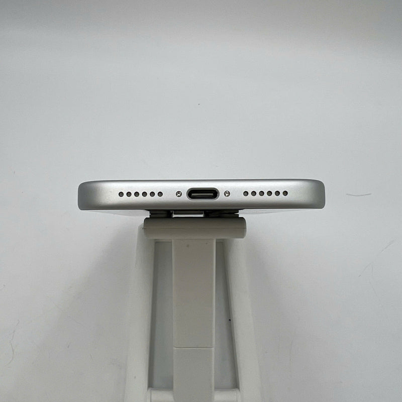 iPhone 17 Pro Max 256GB Bạc 97% pin 100% Quốc tế Apple (Sạc 3 lần, máy lỗi cam trước và cam sau, cấn vỏ chỗ camera và viền góc trên) - HH3684