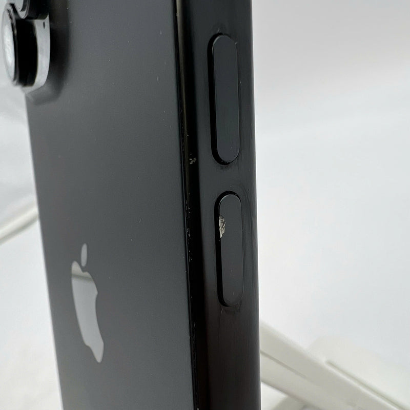 iPhone 16 Pro Max 256GB Đen 98% pin 100% Quốc tế từ SB (Không dùng sim SB - xước viền, xước viền cam) - HH5665