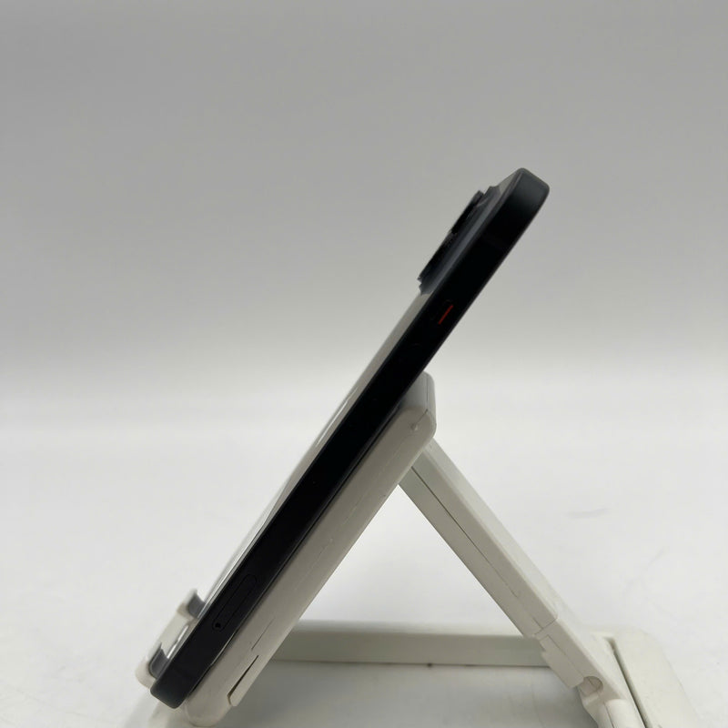 iPhone 15 128GB Đen 98% pin 93% Quốc tế Apple (xước viền, xước viền cam) - HH9237