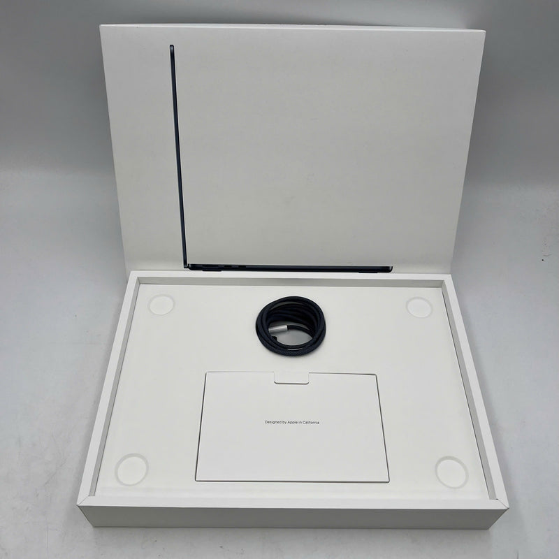 Macbook Air 2024 13.6in Đen Apple M3/ RAM 16GB/ SSD 512GB 99% pin 100% sạc 25 lần BPTN