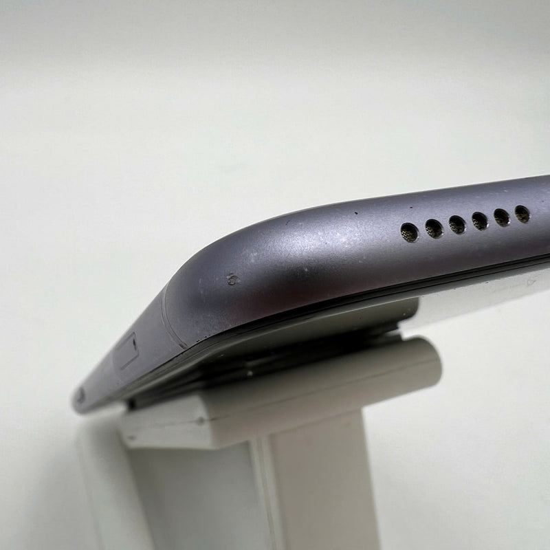 iPhone 11 128GB Tím 98% pin 100% Máy đã trả hết tiền mạng dùng như Quốc Tế Apple (Đã thay pin, đốm 1x, xước viền) - HH7311