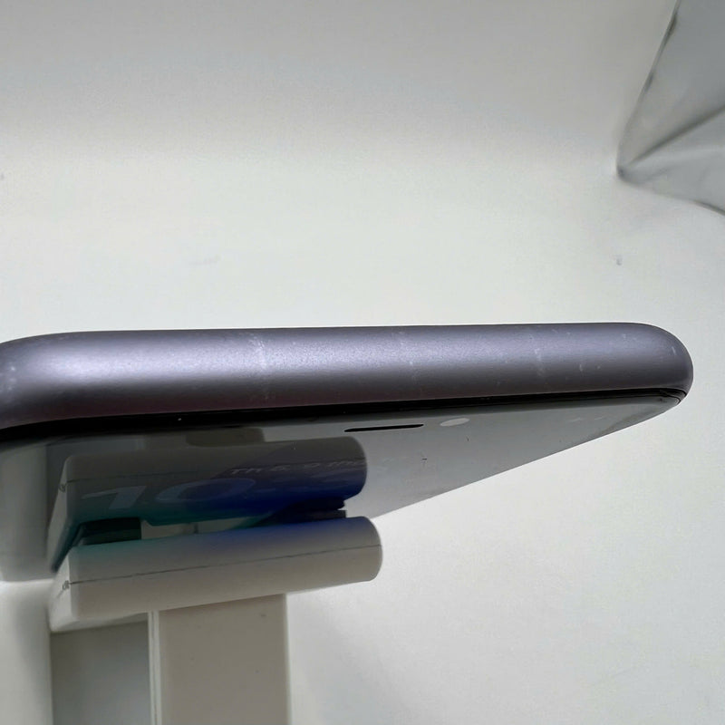 iPhone 11 128GB Tím 98% pin 100% Máy đã trả hết tiền mạng dùng như Quốc Tế Apple (Đã thay pin, đốm 1x, xước viền) - HH7311