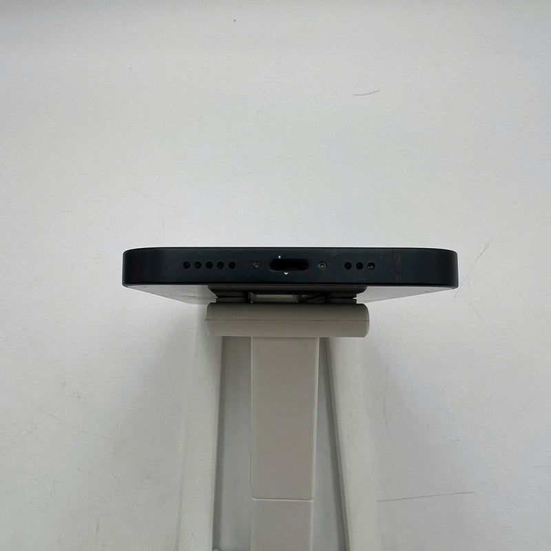 iPhone 13 128GB Đen 98% pin 100% Máy đã trả hết tiền mạng dùng như Quốc tế Apple (Đã thay pin, ám viền, xước viền, xước viền cam) - HH3970