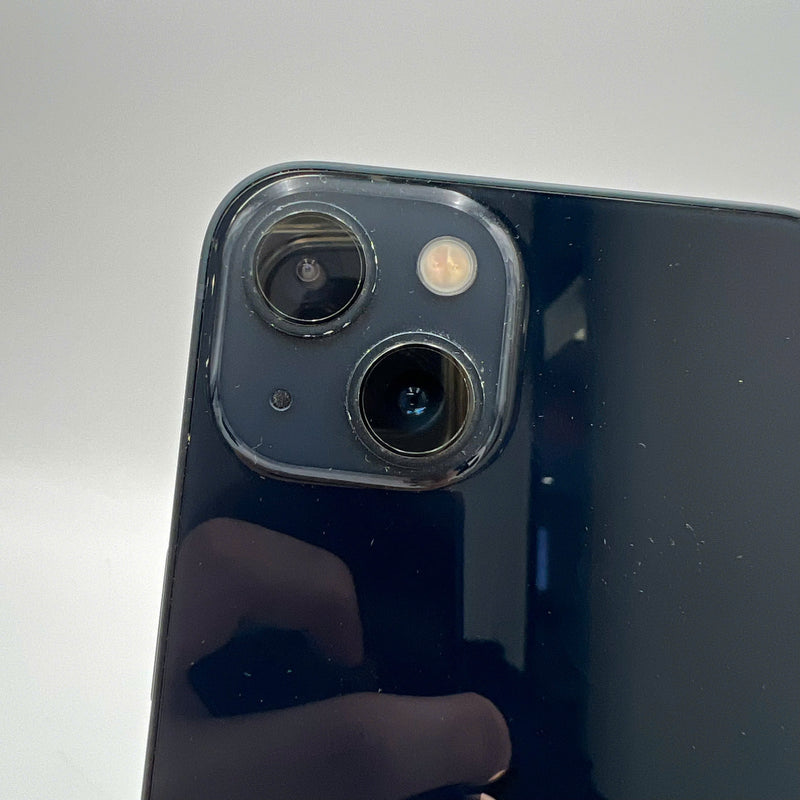iPhone 13 128GB Đen 98% pin 100% Máy đã trả hết tiền mạng dùng như Quốc tế Apple (Đã thay pin, ám viền, xước viền, xước viền cam) - HH3970