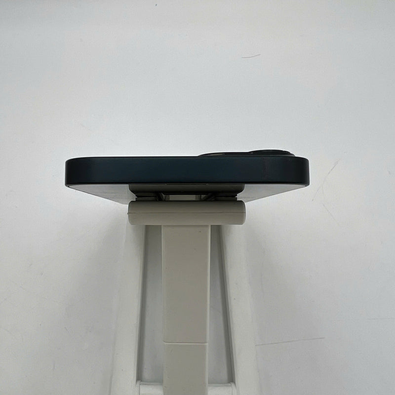 iPhone 13 128GB Đen 98% pin 100% Máy đã trả hết tiền mạng dùng như Quốc tế Apple (Đã thay pin, ám viền, xước viền, xước viền cam) - HH3970