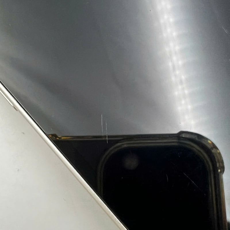 iPhone 14 256GB Trắng 98% pin 100% Quốc tế từ DCM (Không dùng sim DCM - Đã thay pin, màn xước, xước viền) - HH8852