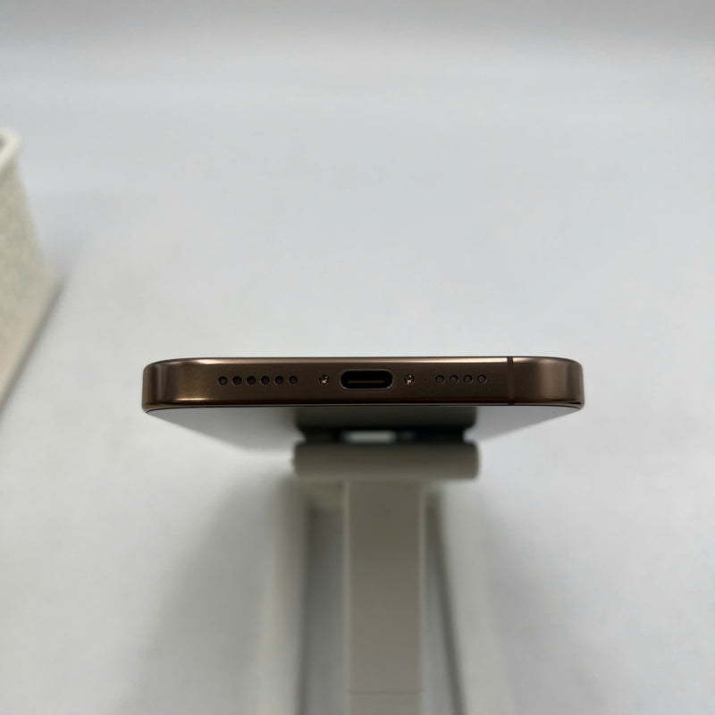 iPhone 16 Pro Max 512GB Vàng Sa Mạc 98% pin 100% Quốc tế Apple (sạc 12 lần, xước màn nhẹ) - HH1397