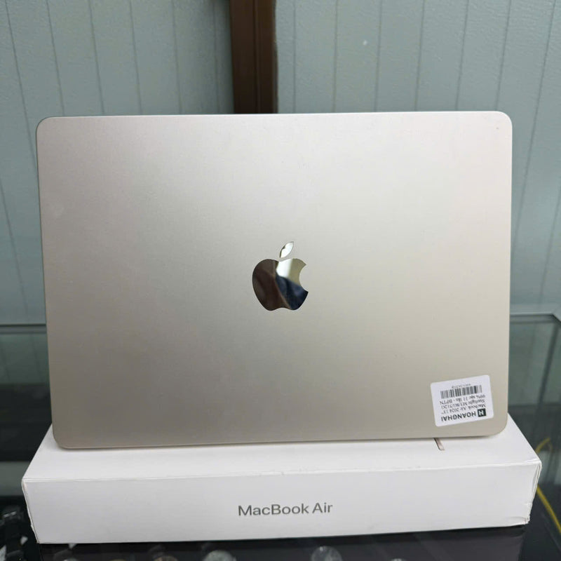 Macbook Air 2024 13.6in Trắng Apple M3/ RAM 8GB/ SSD 512GB 99% pin 100% sạc 11 lần BPTN