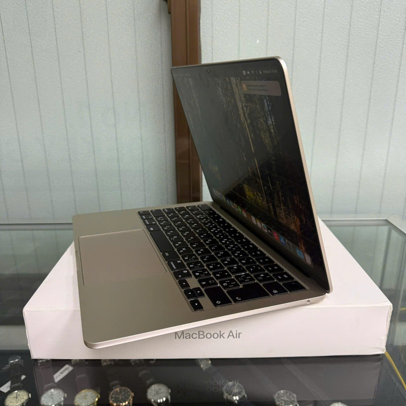 Macbook Air 2024 13.6in Trắng Apple M3/ RAM 8GB/ SSD 512GB 99% pin 100% sạc 11 lần BPTN