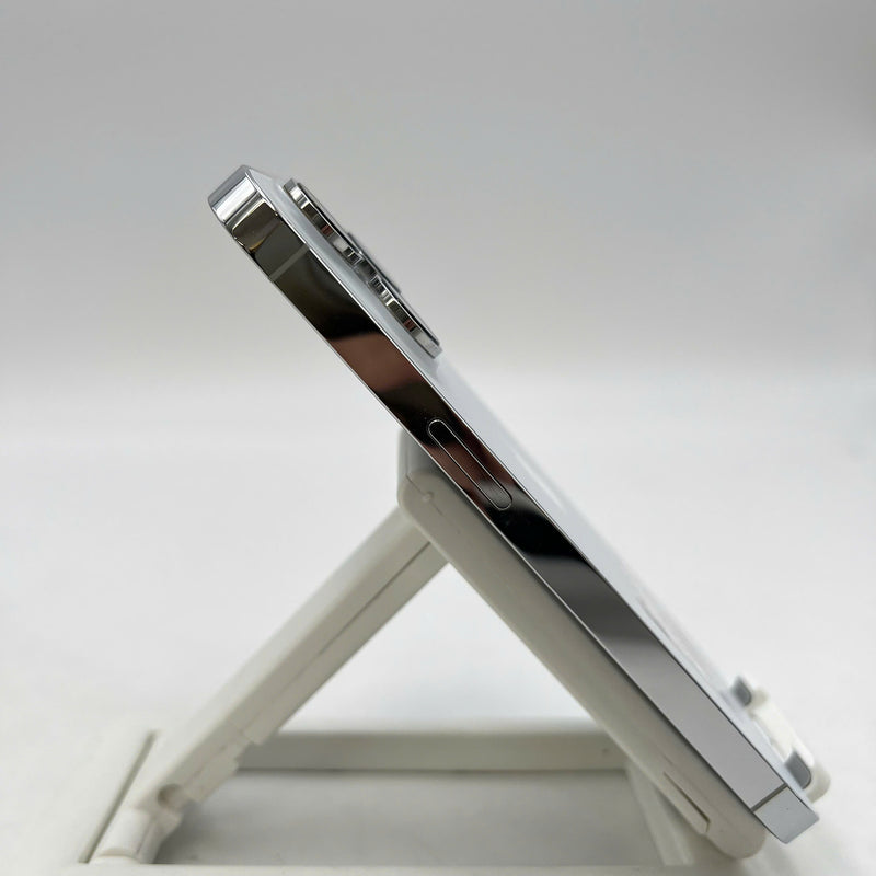 iPhone 14 Pro 256GB Trắng 98% pin 100% Quốc tế từ DCM (Không dùng sim DCM - Đã thay pin, đốm 3x, màn xước, viền cam xước) - HH6028