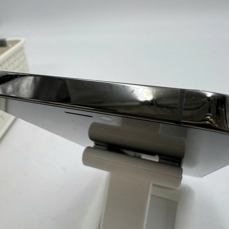 iPhone 12 Pro Max 256GB Đen 98% pin 100% Máy đã trả hết tiền mạng dùng như Quốc tế Apple (Đã thay pin, ám mặt lưng, viền xước, đốm 2.5x) - HH0322