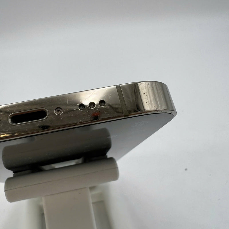 iPhone 14 Pro 256GB Vàng 98% pin 100% Quốc tế từ AU (Không dùng sim AU - Đã thay pin, đốm 0.5x/3x, màn xước, viền xước, viền cam xước) - HH3343