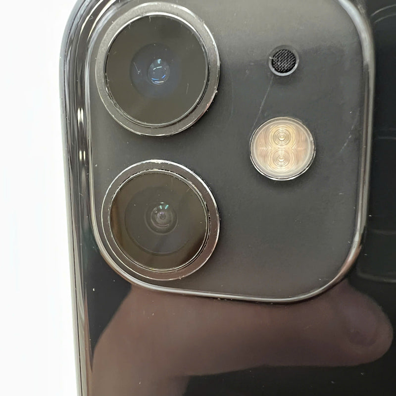 iPhone 11 256GB Đen 98% pin 100% ĐBH Máy đã trả hết tiền mạng dùng như Quốc tế Apple (Đã thay pin, đốm 1x, sứt viền, viền cam xước) - HH2708