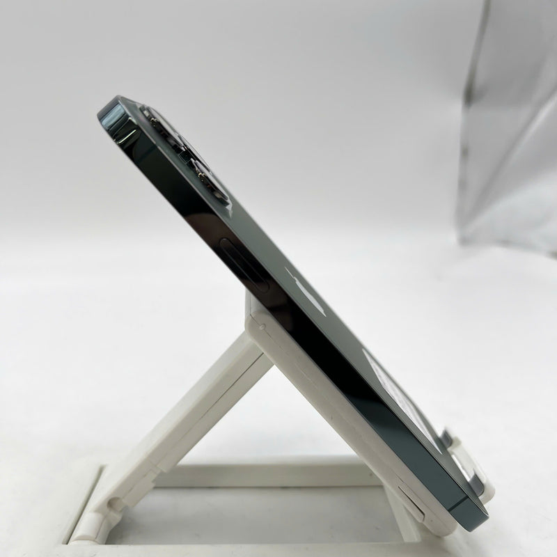 iPhone 13 Pro Max 256GB Xanh Lá 98% pin 100% Quốc tế từ SB (Không dùng sim SB - Đã thay pin, xước viền chân sạc) - HH3642