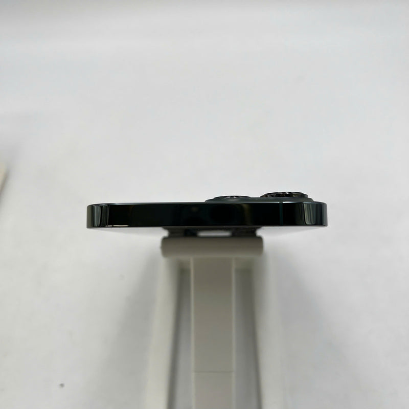 iPhone 13 Pro Max 256GB Xanh Lá 98% pin 100% Quốc tế từ SB (Không dùng sim SB - Đã thay pin, xước viền chân sạc) - HH3642