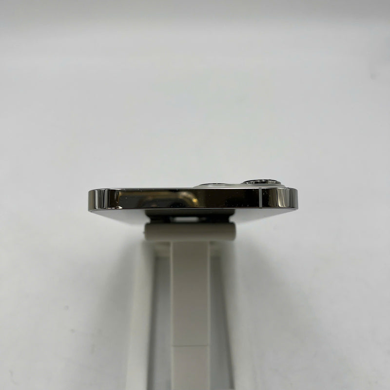 iPhone 13 Pro Max 128GB Trắng 98% pin 100% Quốc tế từ DCM (Không dùng sim DCM - Đã thay pin, xước viền, viền cam xước, đốm 1x) - HH3268