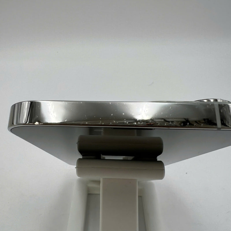 iPhone 13 Pro Max 128GB Trắng 98% pin 100% Quốc tế từ DCM (Không dùng sim DCM - Đã thay pin, xước viền, viền cam xước, đốm 1x) - HH3268