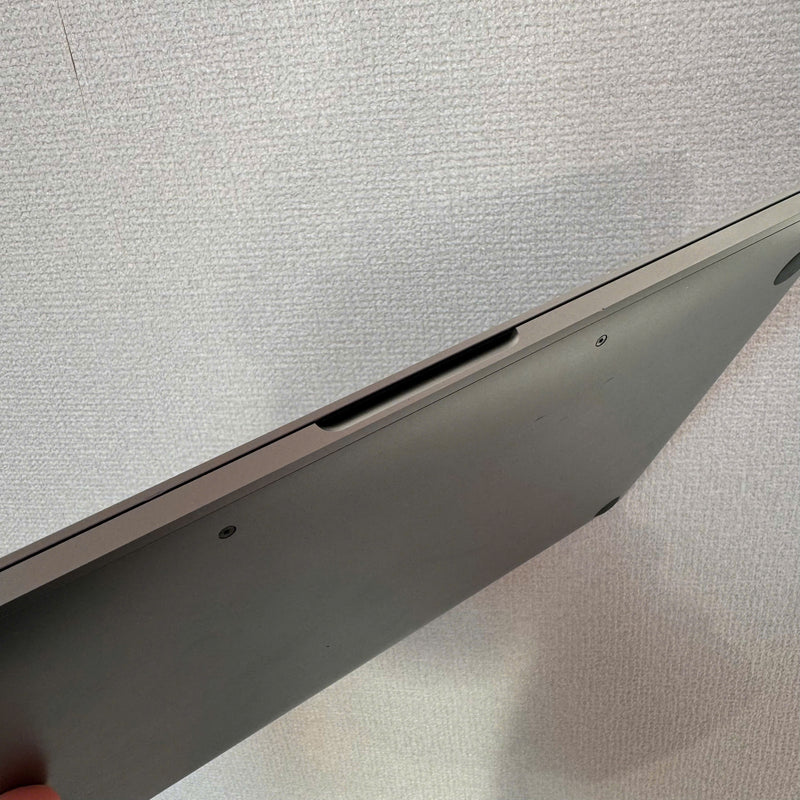 Macbook Pro 2019 13.3in Xám Intel Core i5/ RAM 8GB/ SSD 256GB 98% sạc 35 lần BPTN