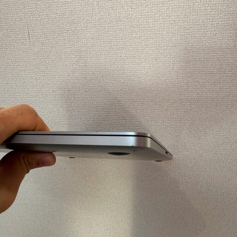 Macbook Pro 2019 13.3in Xám Intel Core i5/ RAM 8GB/ SSD 256GB 98% sạc 35 lần BPTN