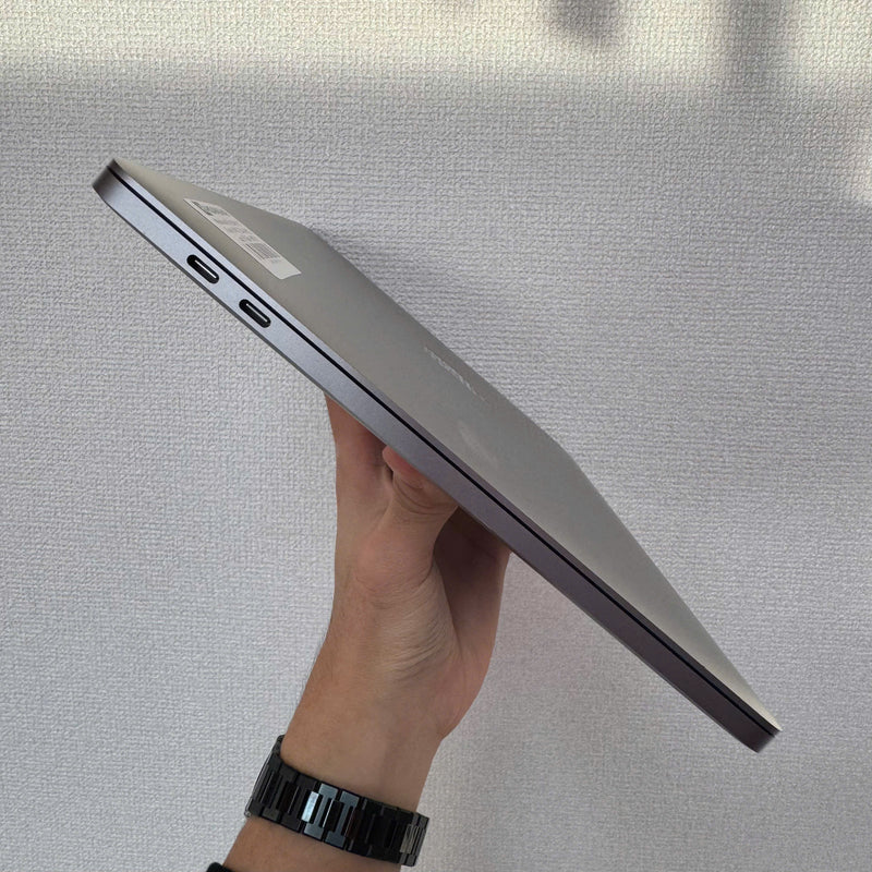 Macbook Pro 2019 13.3in Xám Intel Core i5/ RAM 8GB/ SSD 256GB 98% sạc 35 lần BPTN