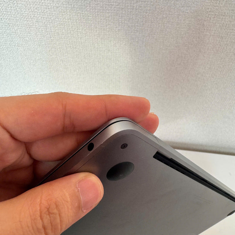 Macbook Pro 2019 13.3in Xám Intel Core i5/ RAM 8GB/ SSD 256GB 98% sạc 35 lần BPTN