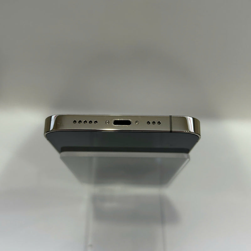 iPhone 13 Pro 128GB Vàng 98% pin 100% Máy đã trả hết tiền mạng dùng như Quốc tế Apple (đốm 3x,màn xước,ĐTP) - HH3498