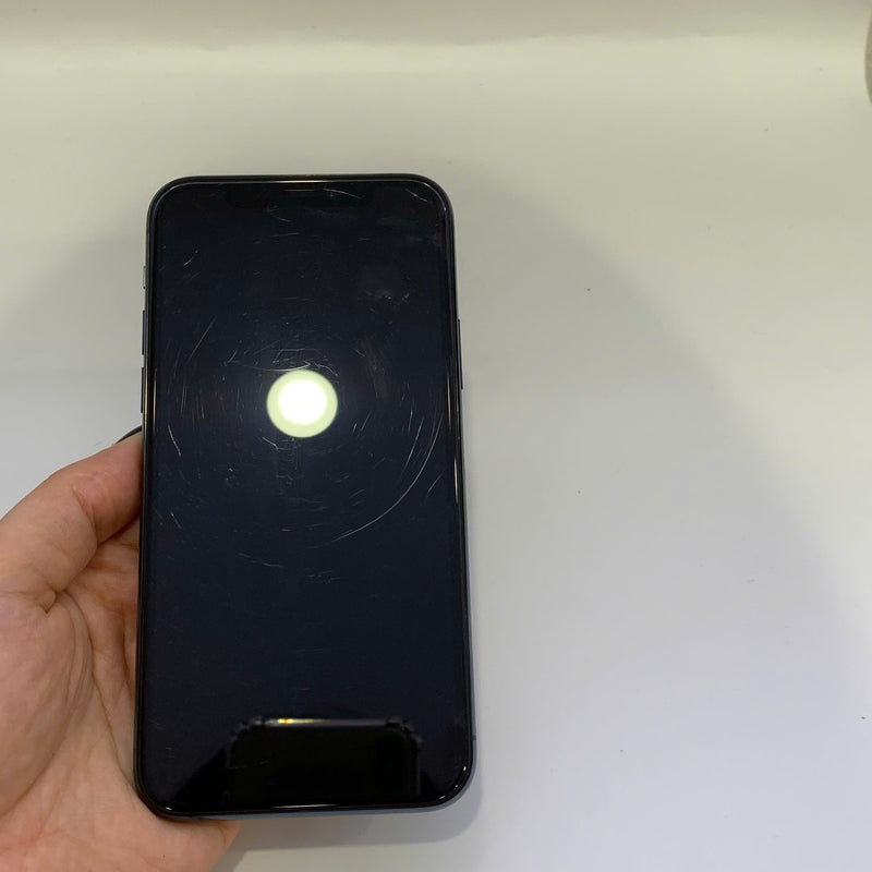 iPhone 11 Pro 256GB Xanh Lá 97% pin 100% Máy đã trả hết tiền mạng dùng như Quốc tế Apple (màn xước nhiều, ĐTP) - HH3549