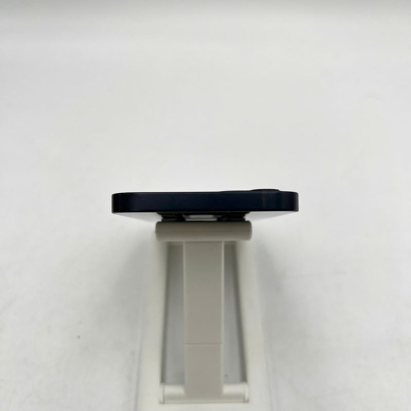 iPhone 12 64GB Đen 98% pin 86% Máy đã trả hết tiền mạng dùng như Quốc tế Apple (xước viền, xước viền cam) - HH0296