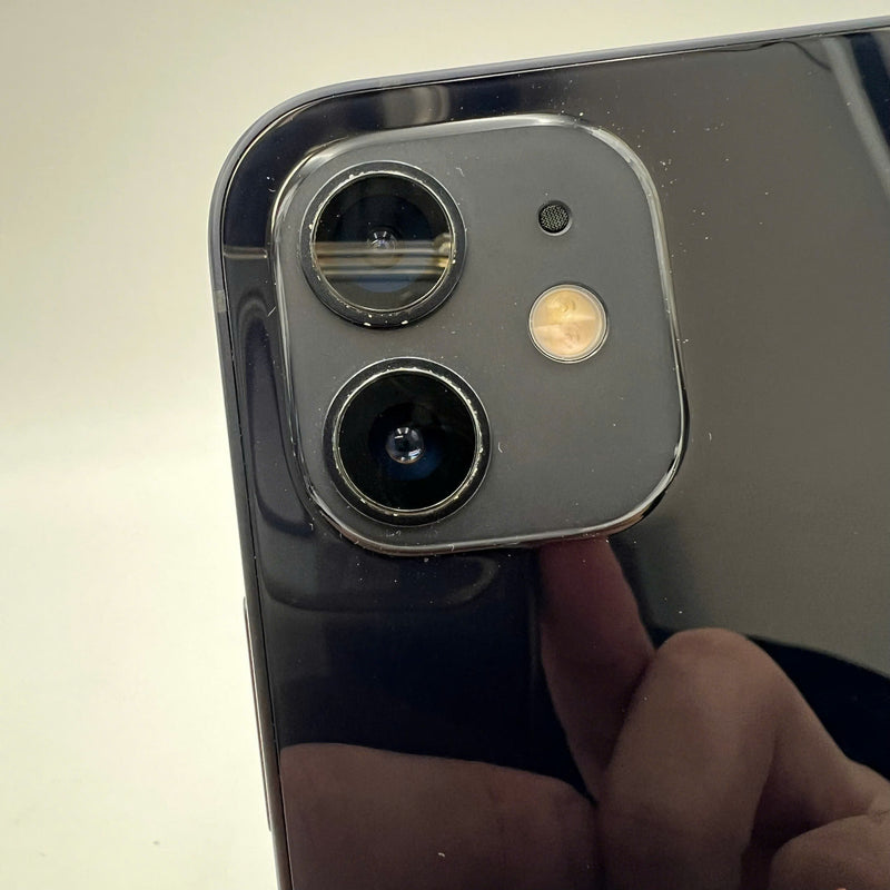 iPhone 12 64GB Đen 98% pin 86% Máy đã trả hết tiền mạng dùng như Quốc tế Apple (xước viền, xước viền cam) - HH0296