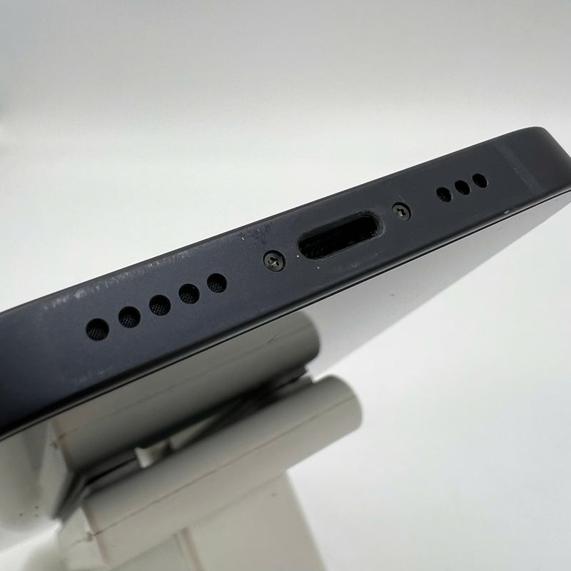 iPhone 12 64GB Đen 98% pin 93% Máy đã trả hết tiền mạng dùng như Quốc tế Apple (xước viền, xước viền cam) - HH4518