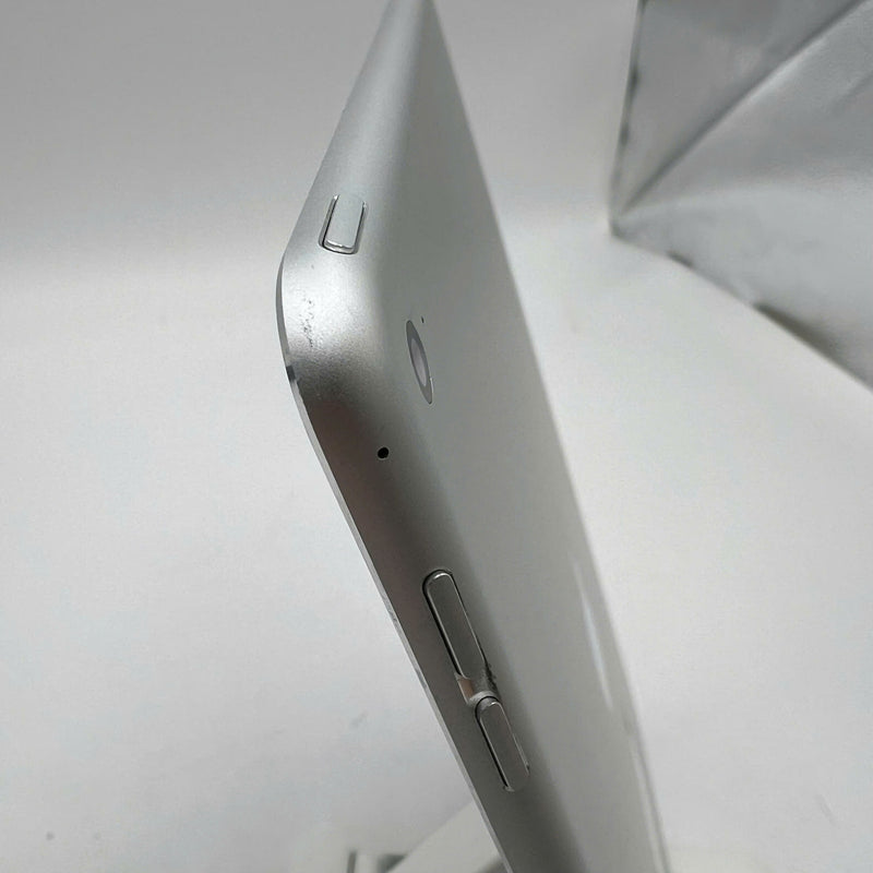 Ipad Air 2 9.7" 32GB Silver Wifi 98% pin từ 90% (Xước viền)