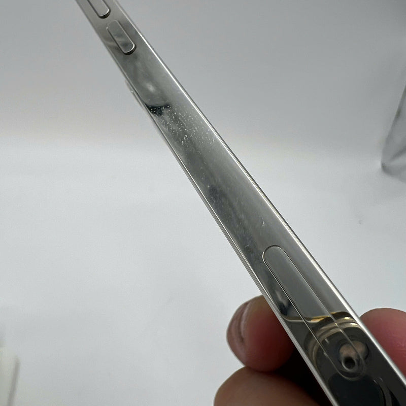 iPhone 12 Pro 256GB Trắng 98% pin 100% Máy đã trả hết tiền mạng dùng như Quốc tế Apple (xước viền, đốm 1x,ĐTP) - HH6005