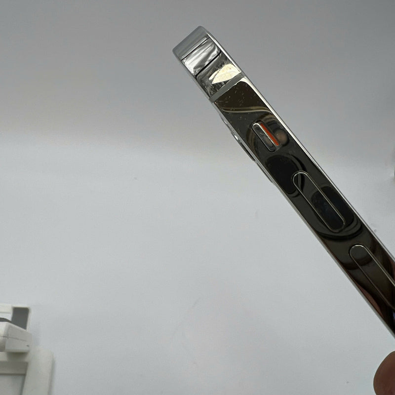 iPhone 12 Pro 256GB Trắng 98% pin 100% Máy đã trả hết tiền mạng dùng như Quốc tế Apple (xước viền, đốm 1x,ĐTP) - HH6005