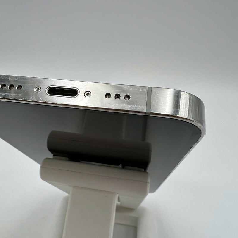 iPhone 12 Pro 256GB Trắng 98% pin 100% Máy đã trả hết tiền mạng dùng như Quốc tế Apple (xước viền, đốm 1x,ĐTP) - HH6005